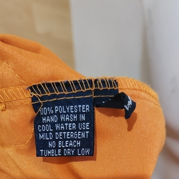 orange short-sleeved guayabera for men - Picture 6 of 6